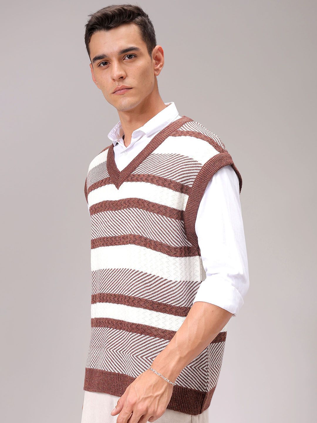 The Indian Garage Co Men Striped V-Neck Pullover