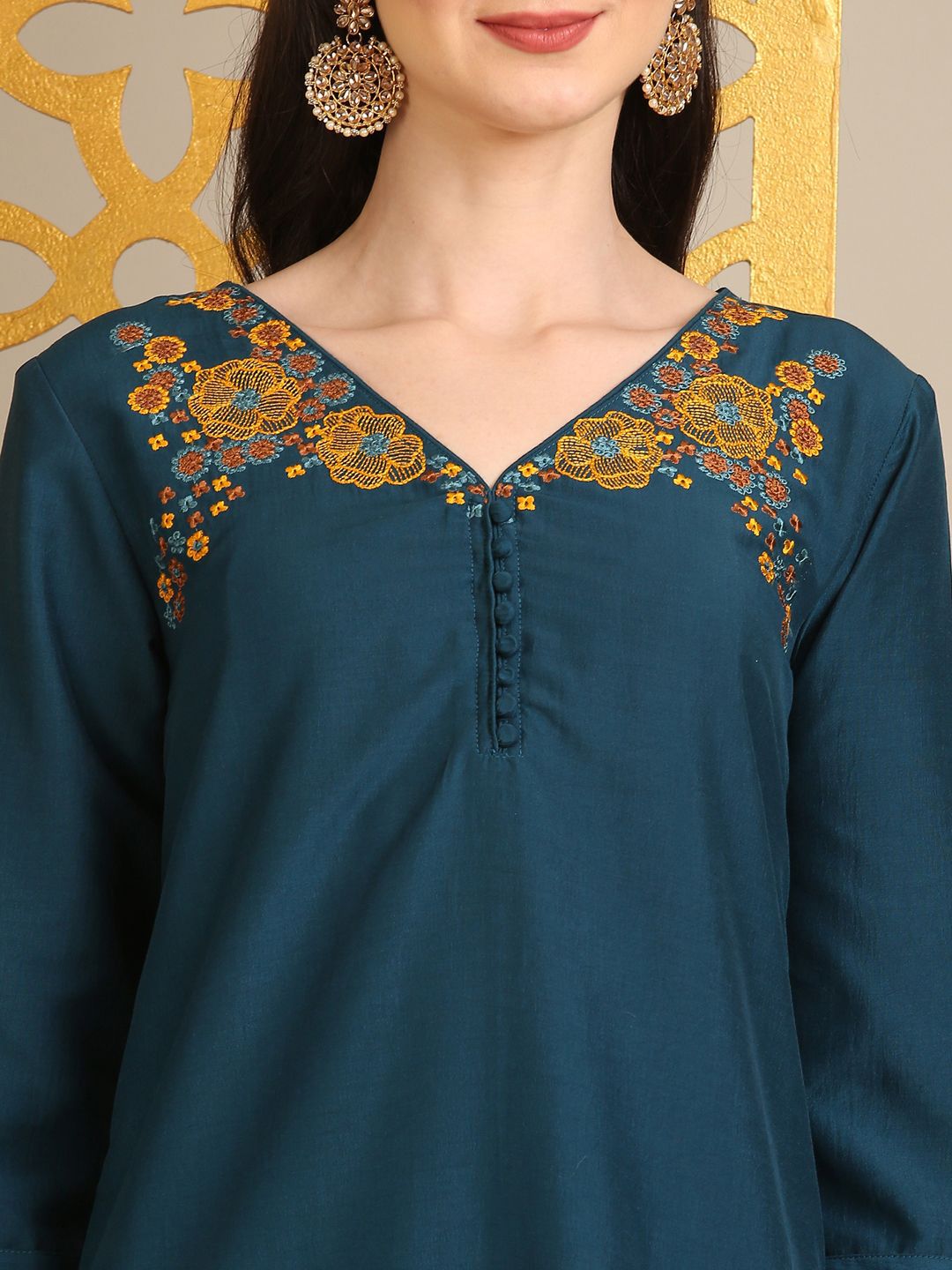 Anouk Floral Embroidered Thread Work Straight Kurta With Trouser And Dupatta