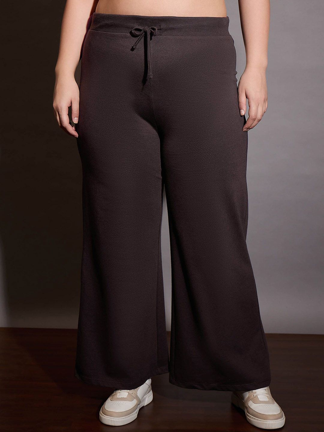 SASSAFRAS Curve Women Cotton Straight-Fit Track Pants
