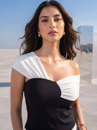 Mamicha Colourblocked Off-Shoulder Twisted Top