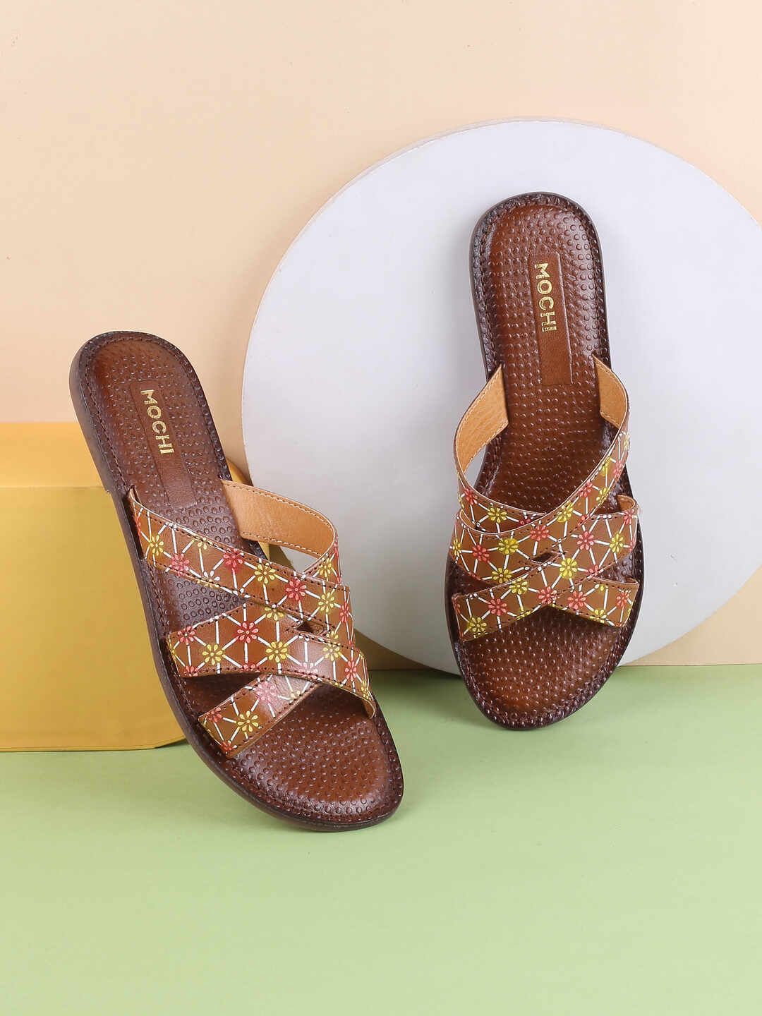 Mochi Women Printed Leather Block Mules