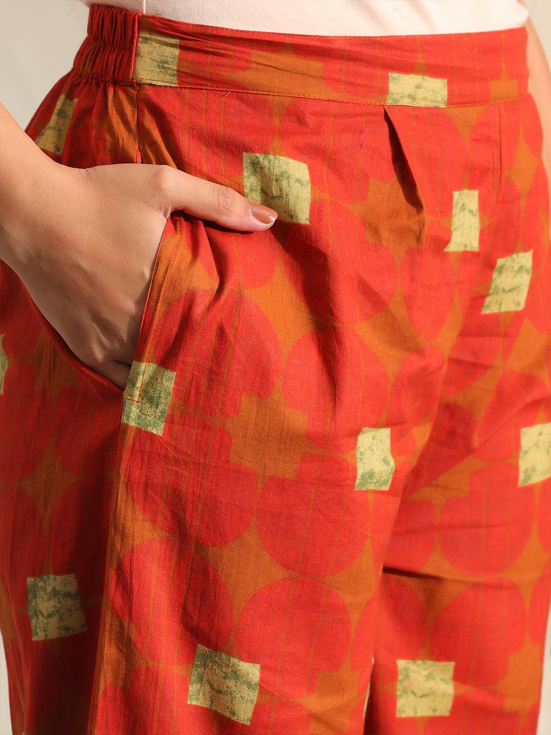 Mamicha Women Printed Regular Thread Work Pure Cotton Kurta with Palazzos