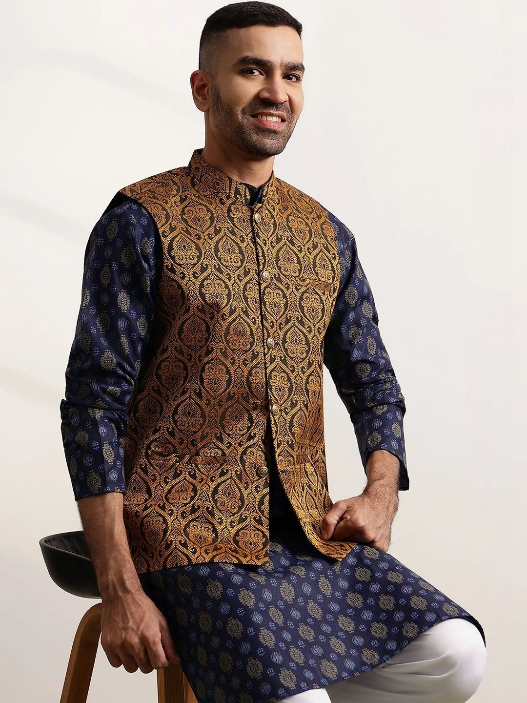 Jaket Nehru Brocade Rekaan Tenunan Anouk