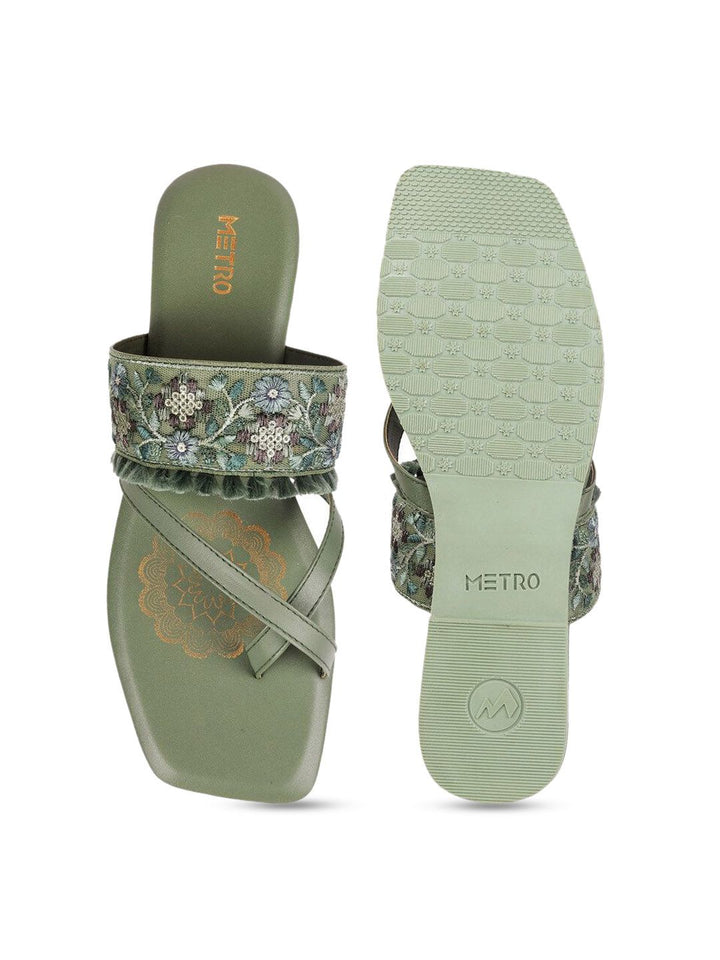 Metro Women Embroidered One Toe Flats