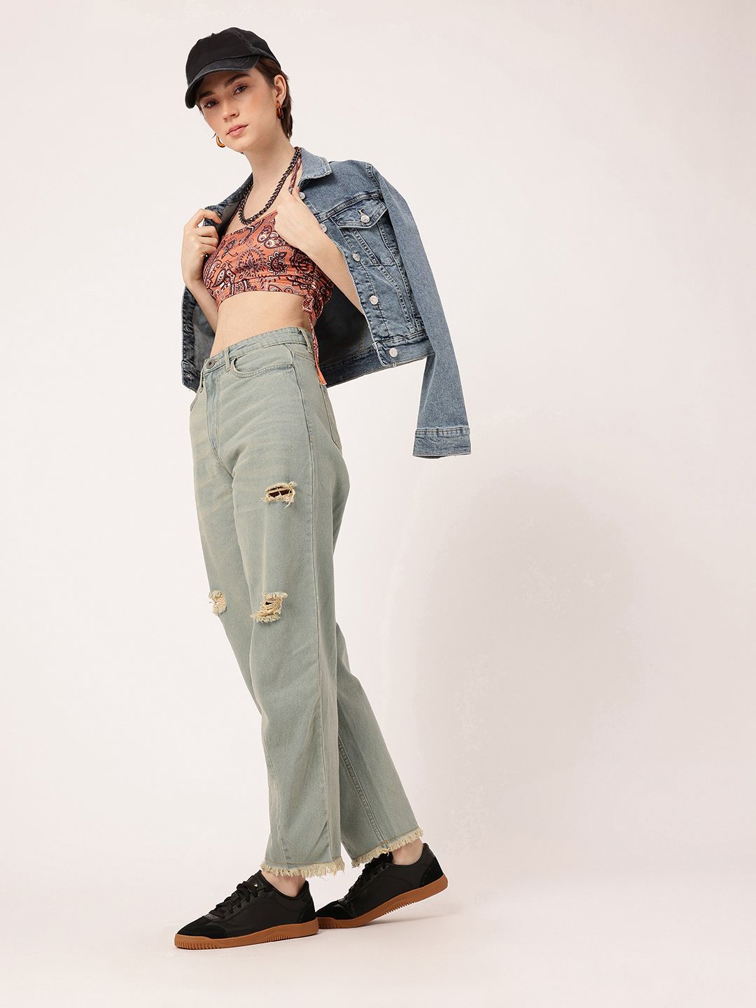 DressBerry Women Grunge Touch Slouchy Fit Mildly Distressed Light Fade Frayed Jeans