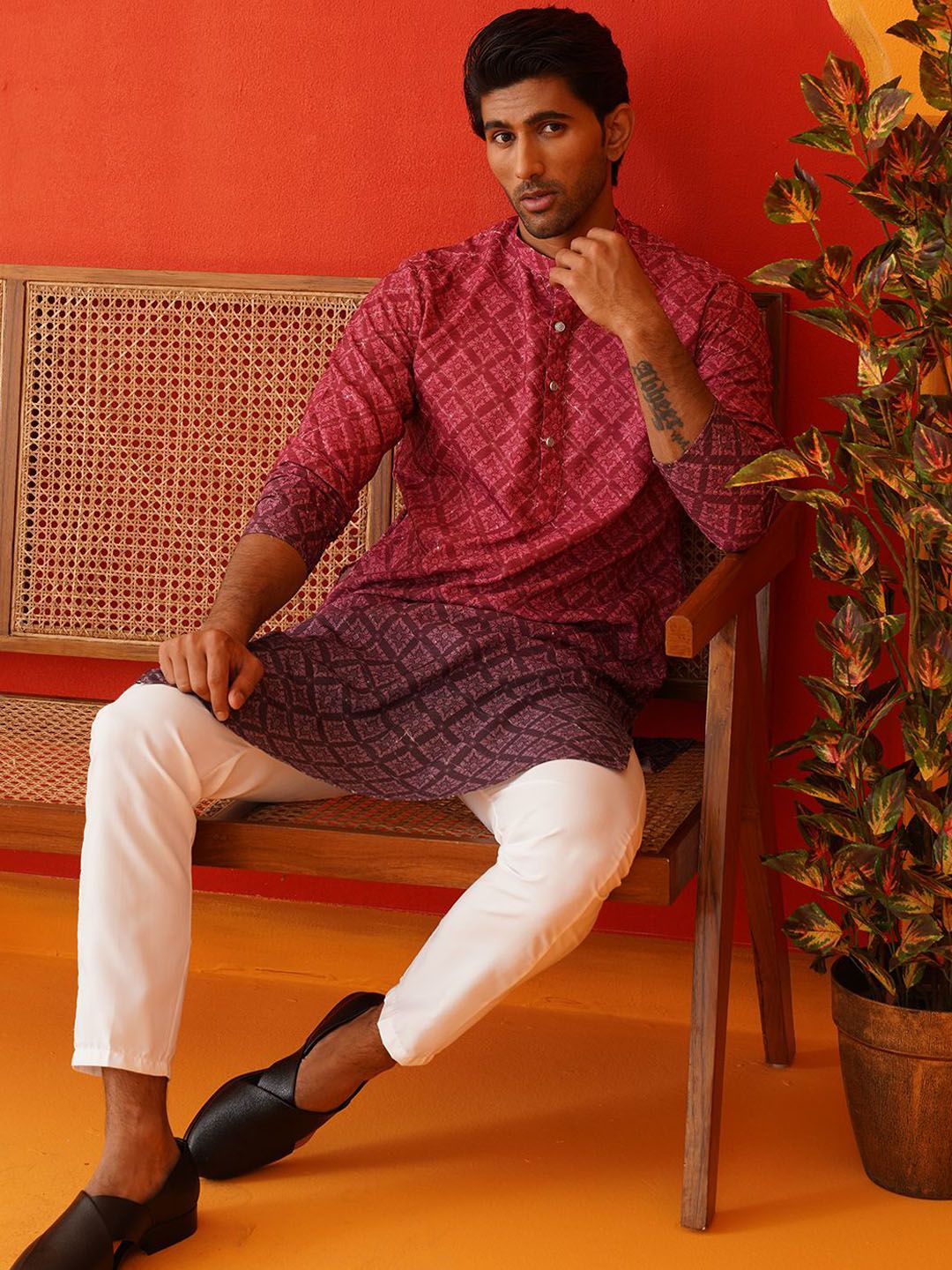 Jompers Men Floral Printed Regular Sequinned Kurta with Pyjamas