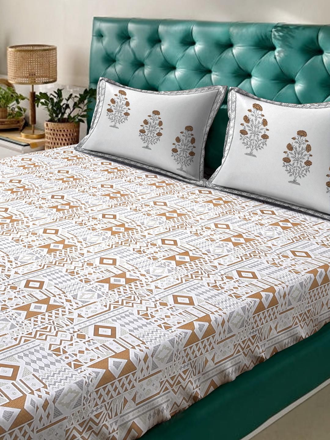 KLOTTHE White & Mustard Geometric Printed 400 TC Cotton King Bedsheet Set 2.70 m x 2.70 m