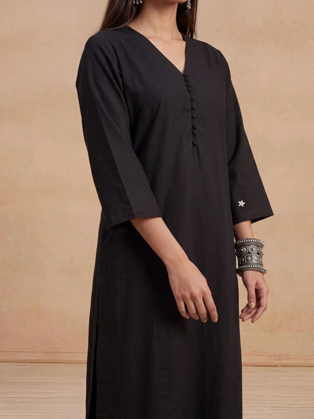 House of Chikankari Women Regular Chikankari Kurta with Trousers