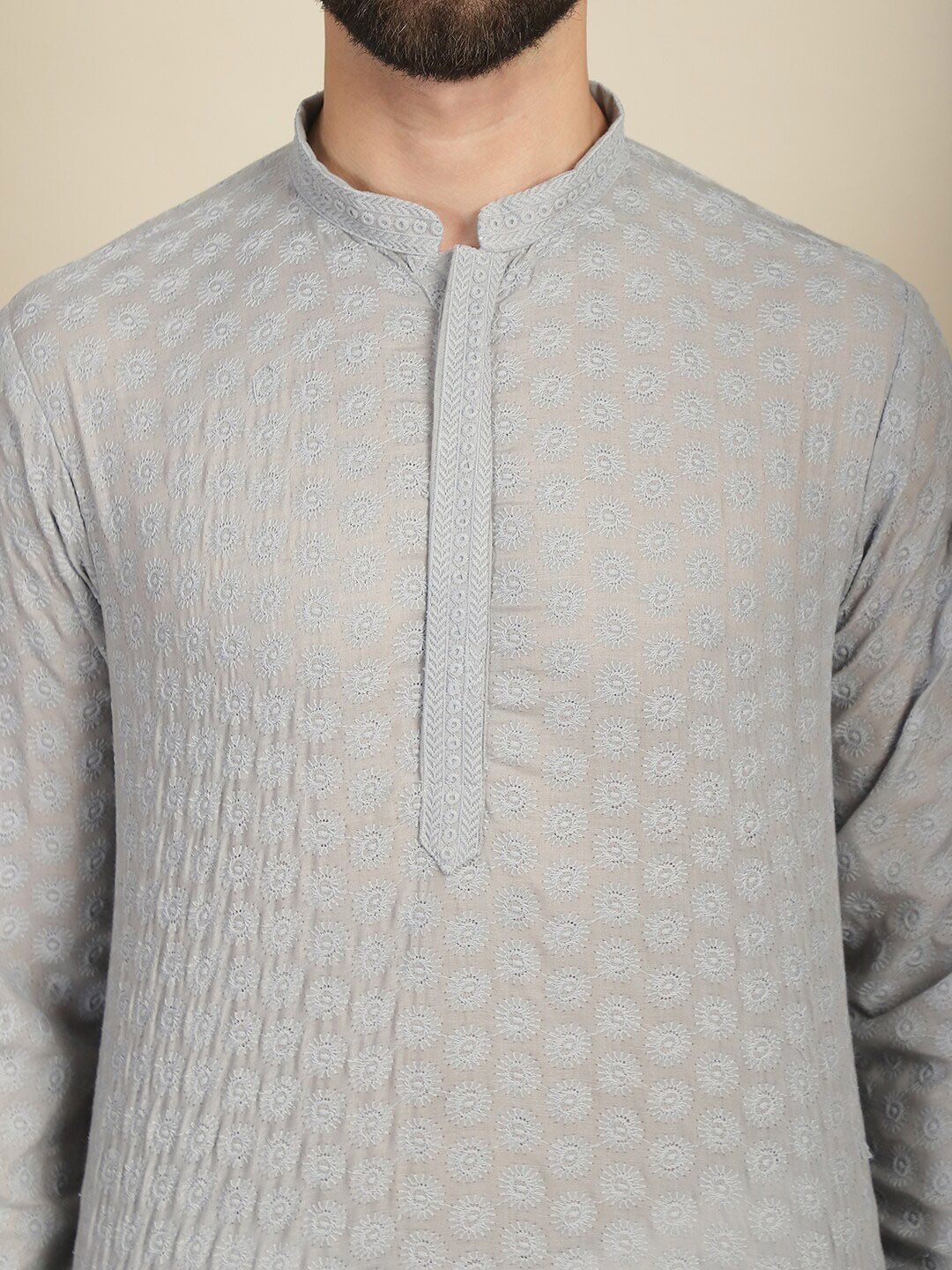 Anouk Motif Etnik Kelabu Bersulam Kolar Mandarin Lengan Panjang Kurta Benang Kapas