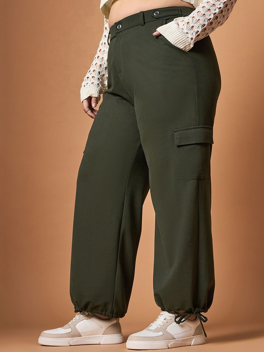 SASSAFRAS Curve Women Straight Fit High-Rise Cargos Trousers
