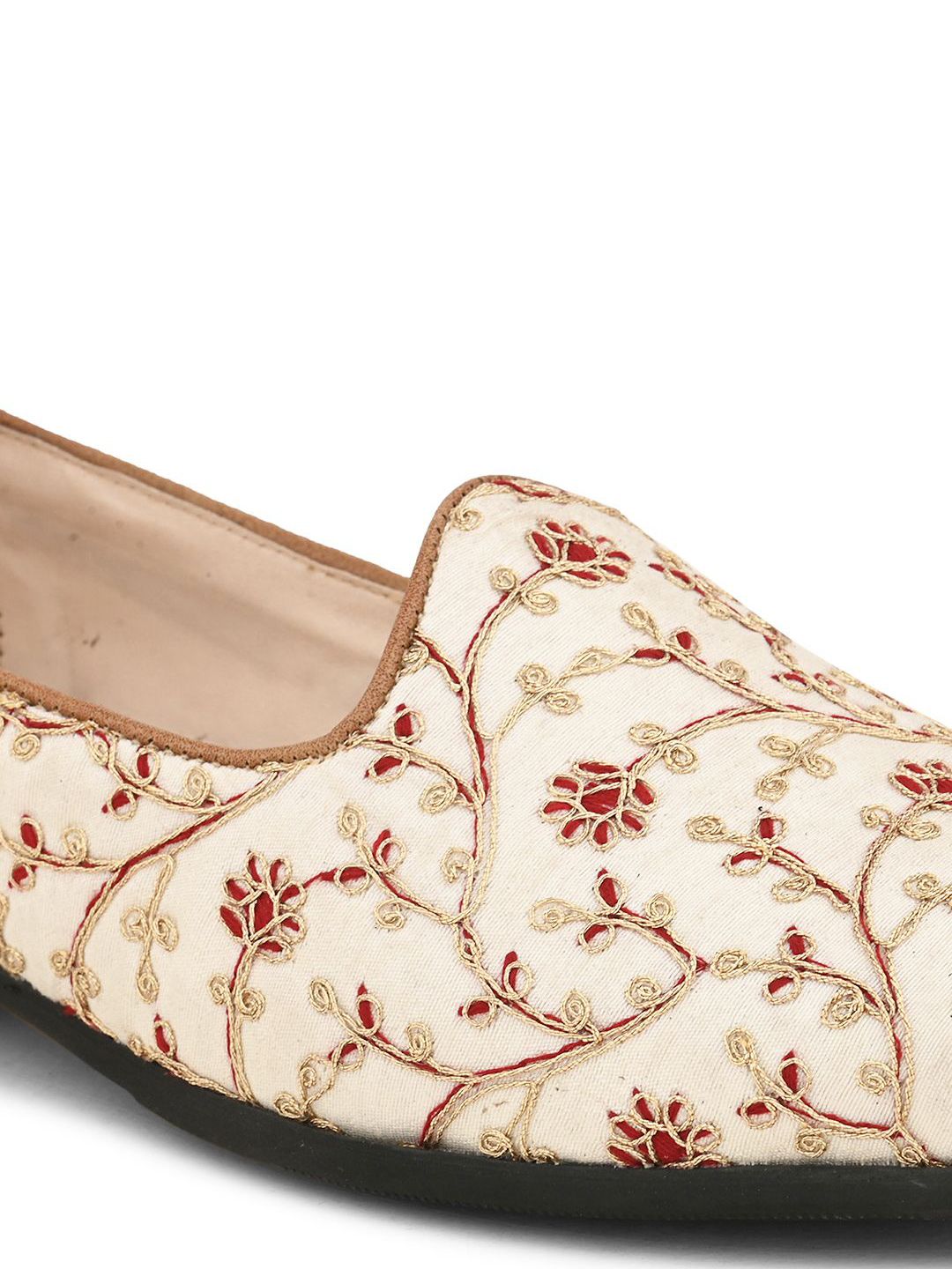 House of Pataudi Men Casual Slip On Mojaris