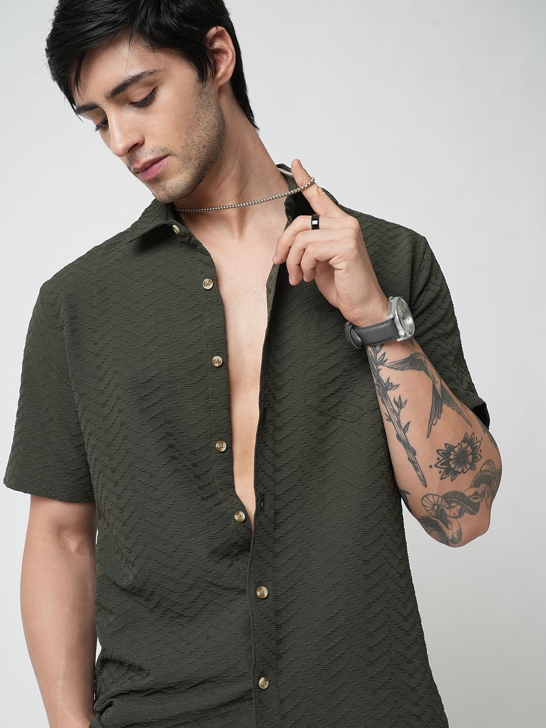 VASTRADO Men Classic Spread Collar Solid Slim Fit Casual Shirt
