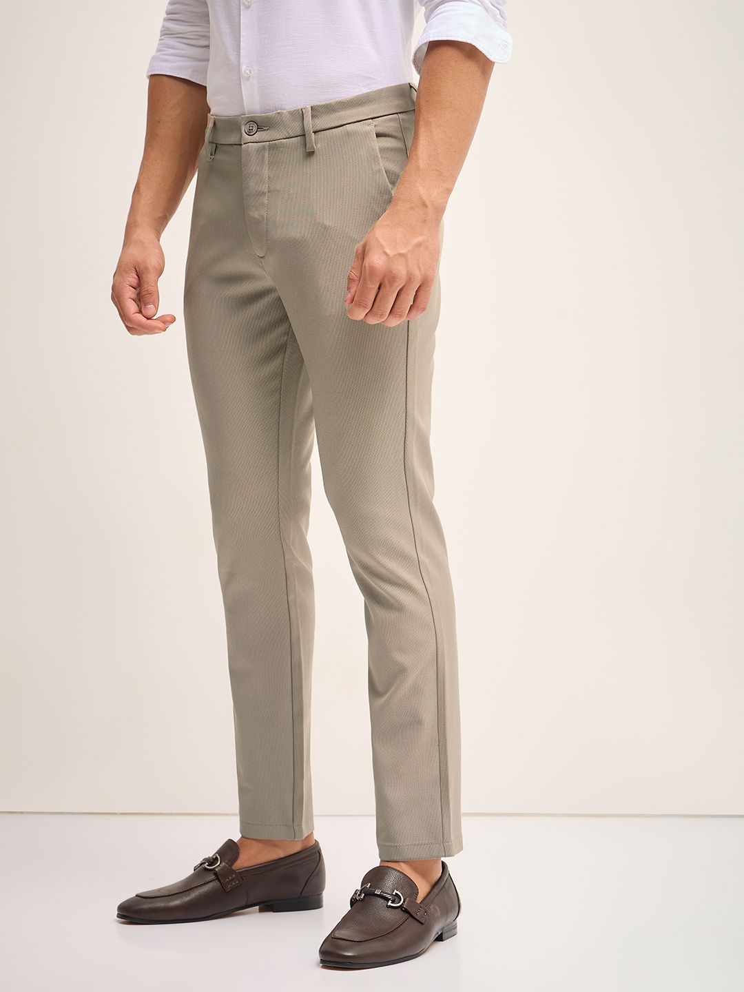 THE BEAR HOUSE Men Slim Fit Mid-Rise Flat-Front Trousers