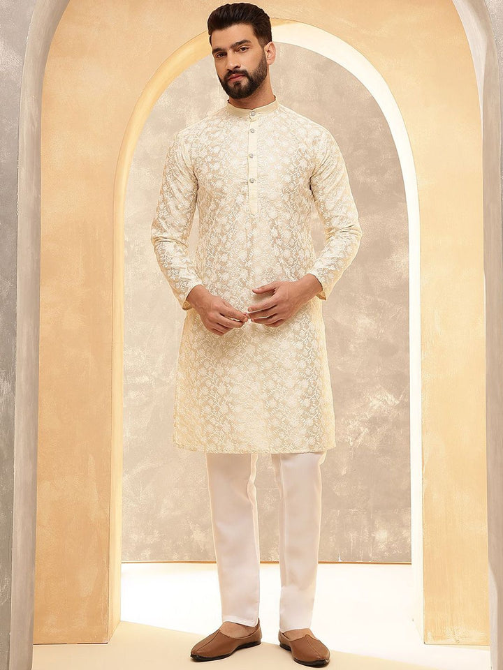 Anouk Cream & White Band Collar Floral Sulam Kurta Lurus