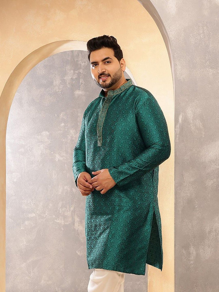 SOJANYA PLUS Men Paisley Woven Design Straight Kurta