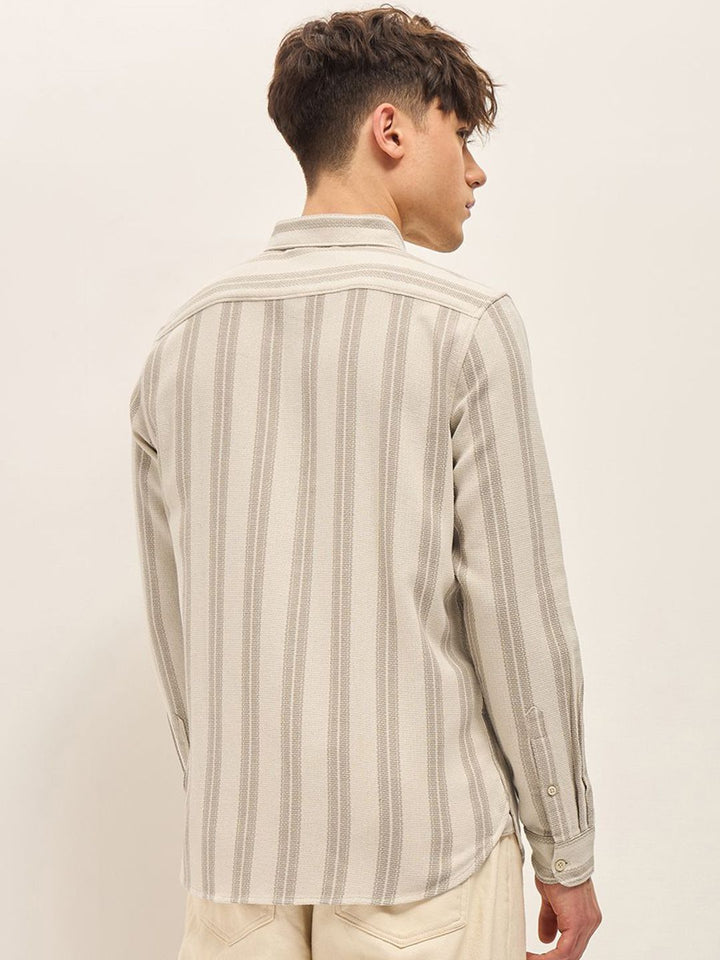 THE BEAR HOUSE Men Button-Down Collar Vertical Striped Slim Fit Casual Shirt