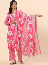 Mamicha Women Floral Printed Regular Sequinned Pure Cotton Kurti with Palazzos & With Dupatta