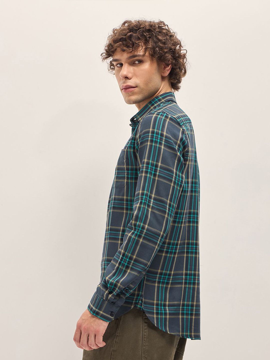 THE BEAR HOUSE Men Spread Collar Tartan Checked Cotton Slim Fit Casual Shirt