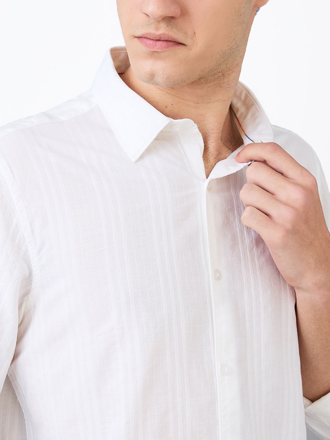 SPYKAR Men Slim Fit Spread Collar Textured Cotton Casual Shirt