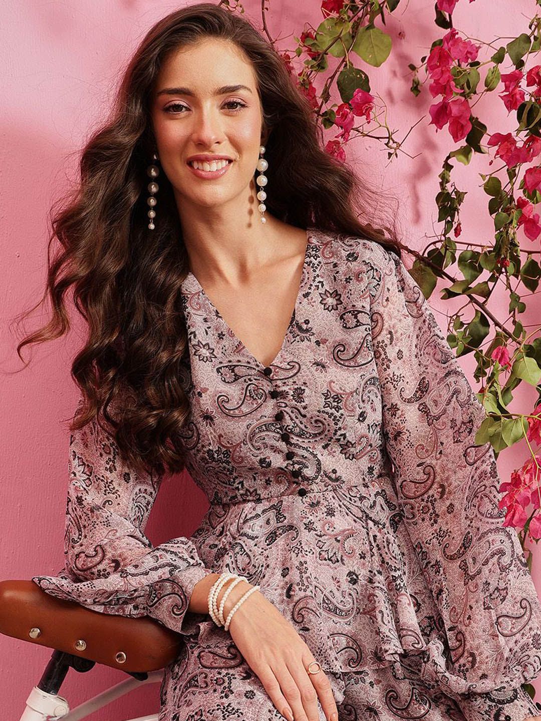 Quiero Meher Bercetak atas V-Neck dengan Palazzos Co-Ords