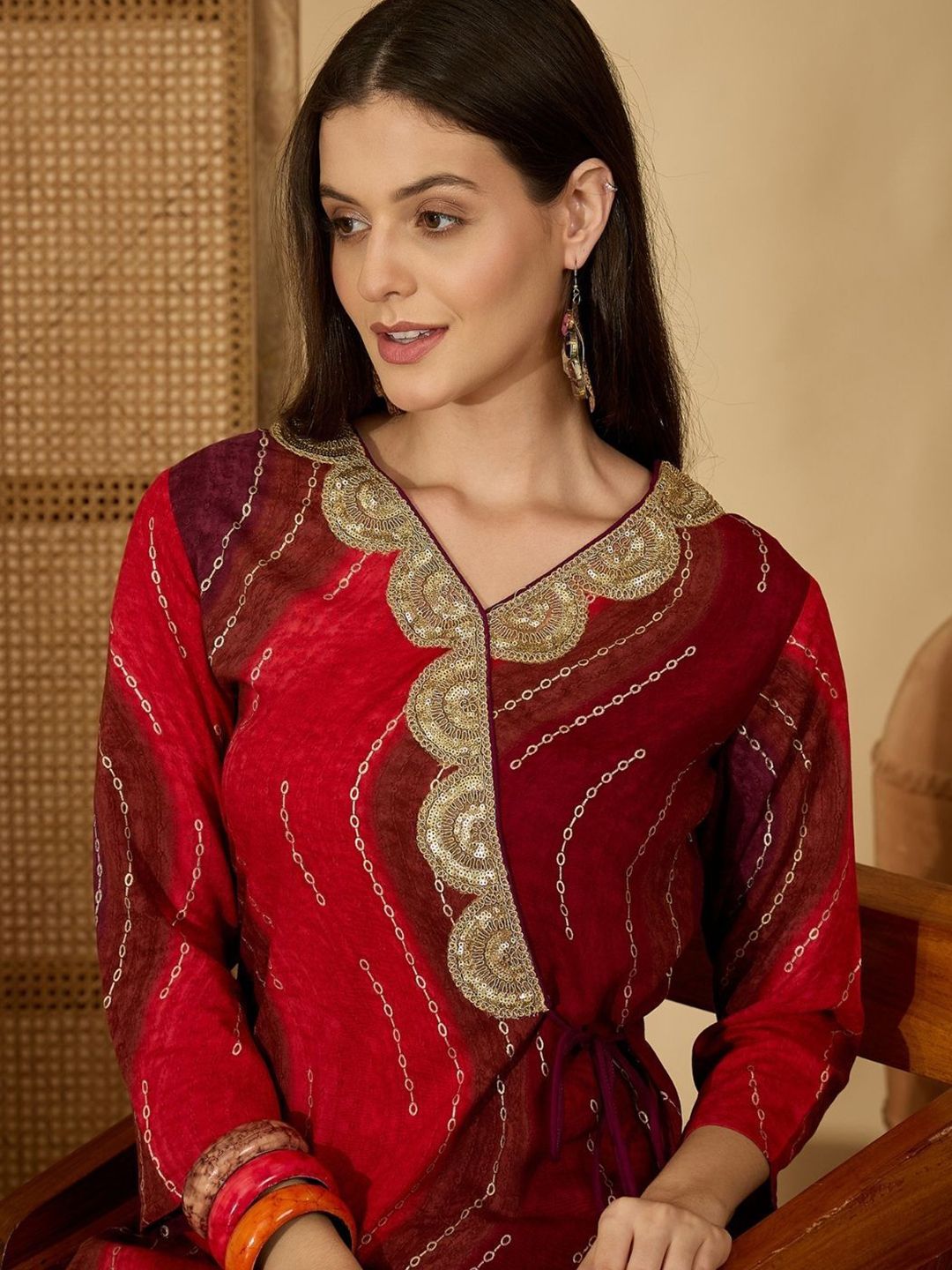 Kalini Wanita Bandhani bersulam v-neck kurta