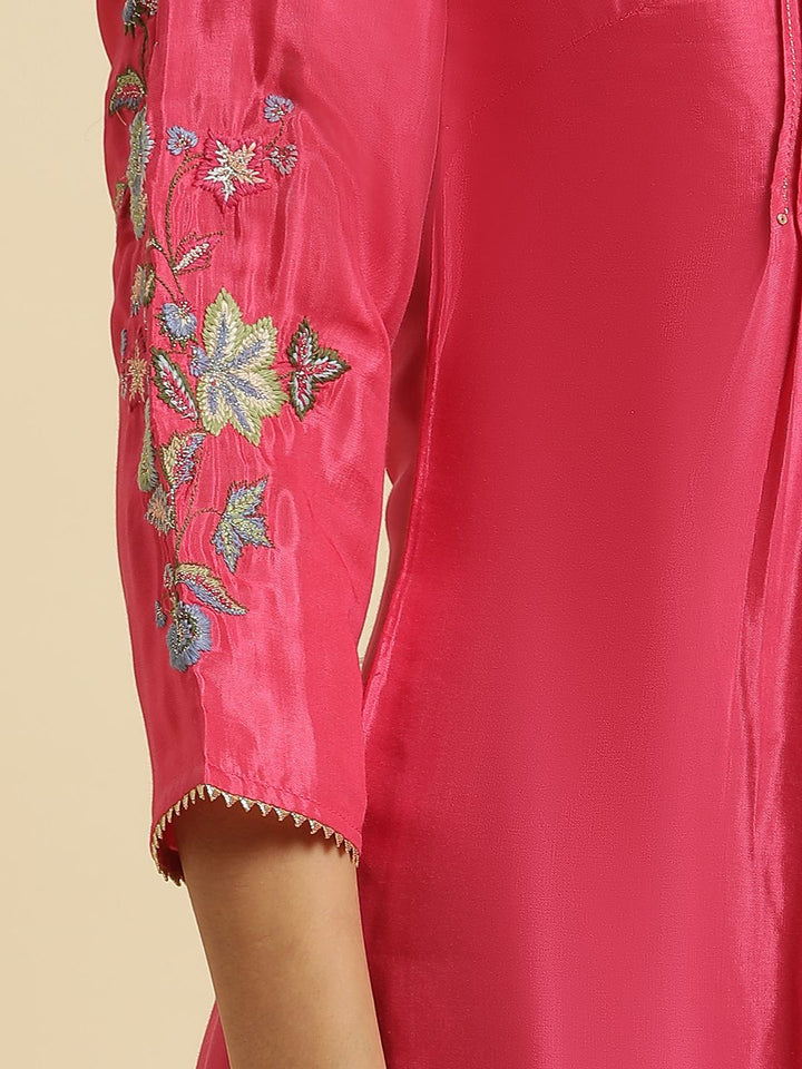 W Keyhole Neck Thread Work Pleated Straight Kurta