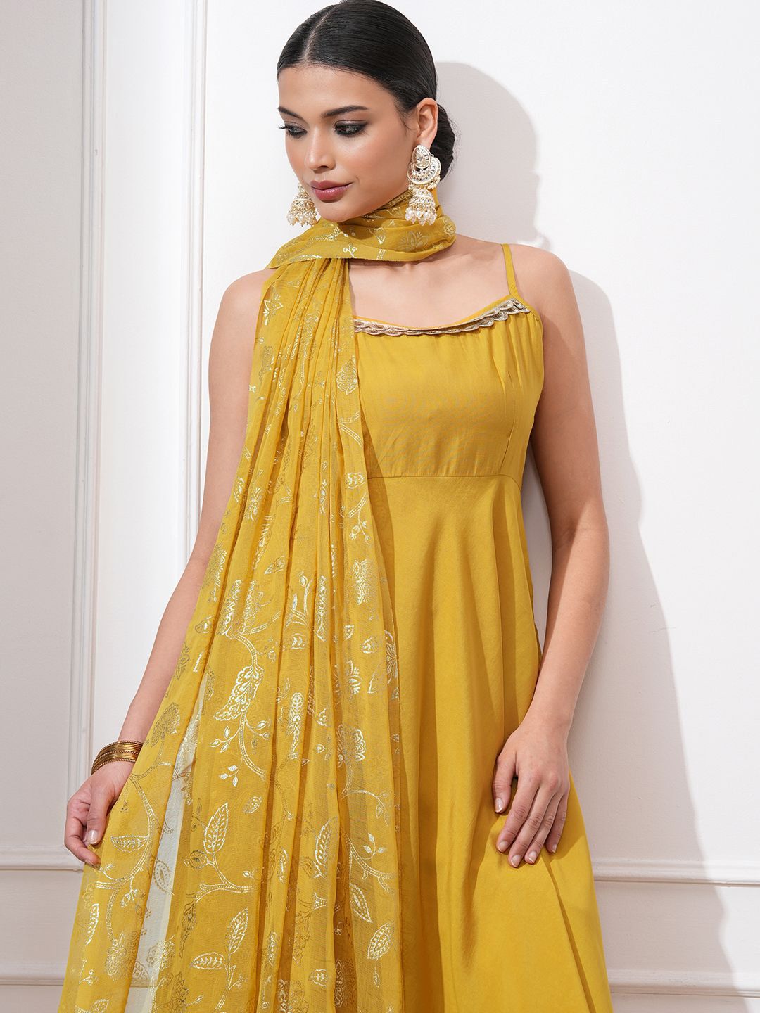 Vishudh Women Regular Kurta with Trousers & With Dupatta