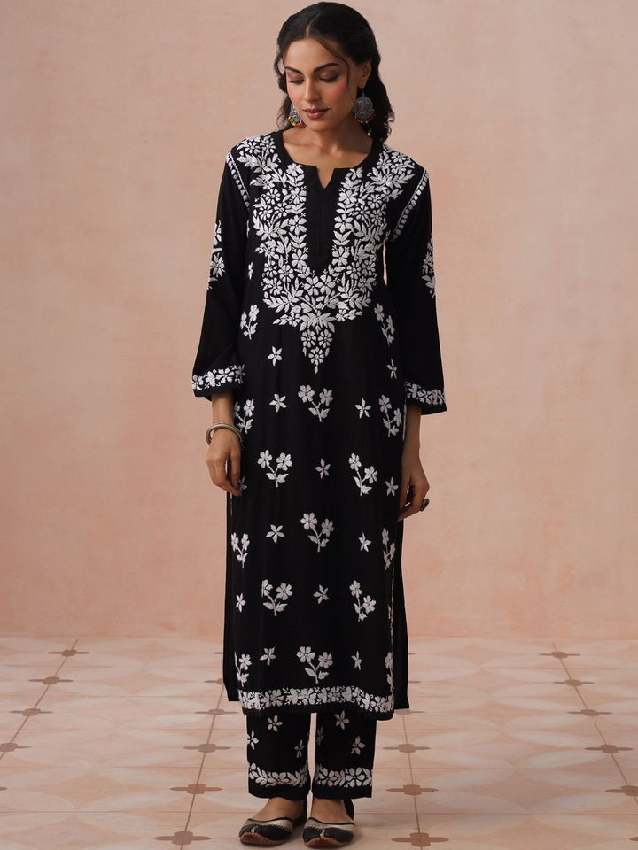 Rumah Chikankari Kurta Chikankari Biasa Wanita dengan Seluar