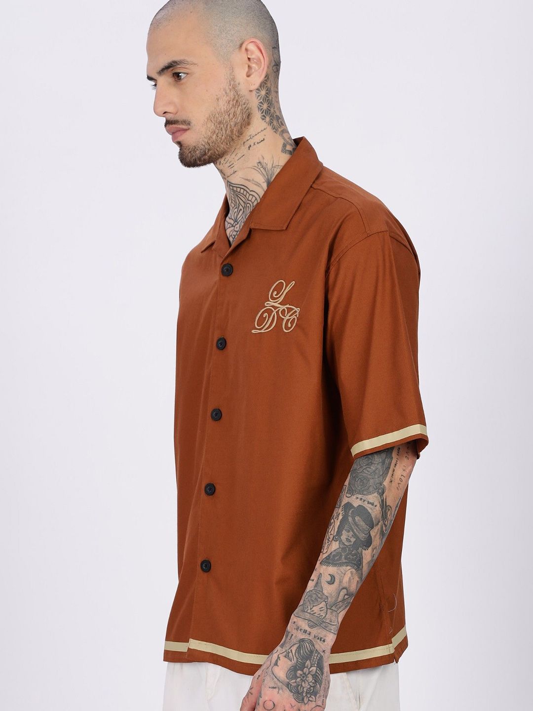 Eszett Late Dinner Baju Kasual Spread Collar Bersaiz Besar