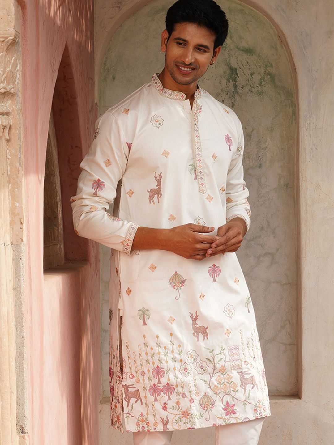 Jompers Floral Embroidered Mandarin Collar Straight Kurta
