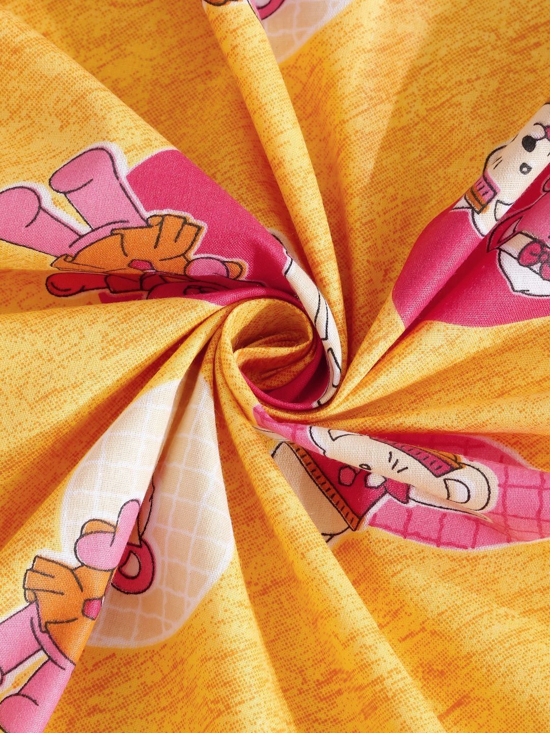 KLOTTHE Yellow Conversational Pure Cotton 400 TC King Superfine Bedsheet dengan 2 Sarung Bantal-98 x 89 inci
