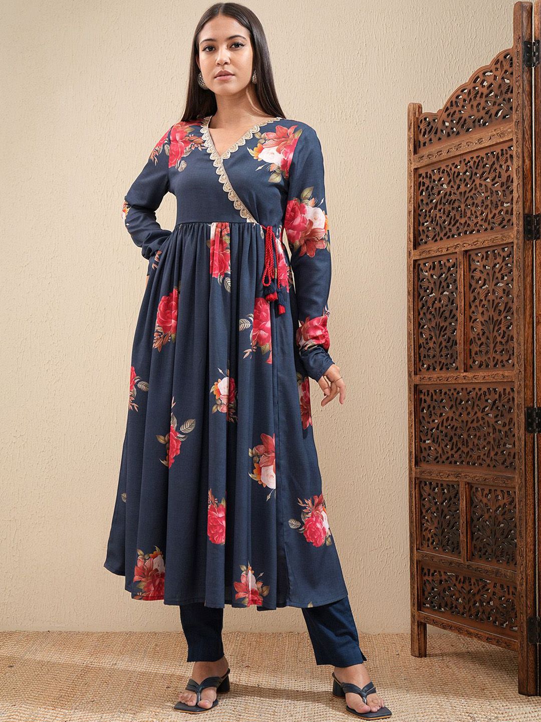 Vishudh Floral Printed Thread Work Anarkali Kurta