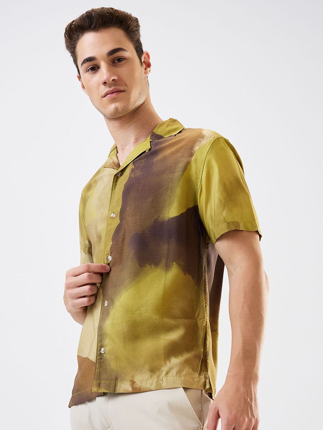 SPYKAR Men Relaxed Fit Cuban Collar Abstract Printed Casual Shirt
