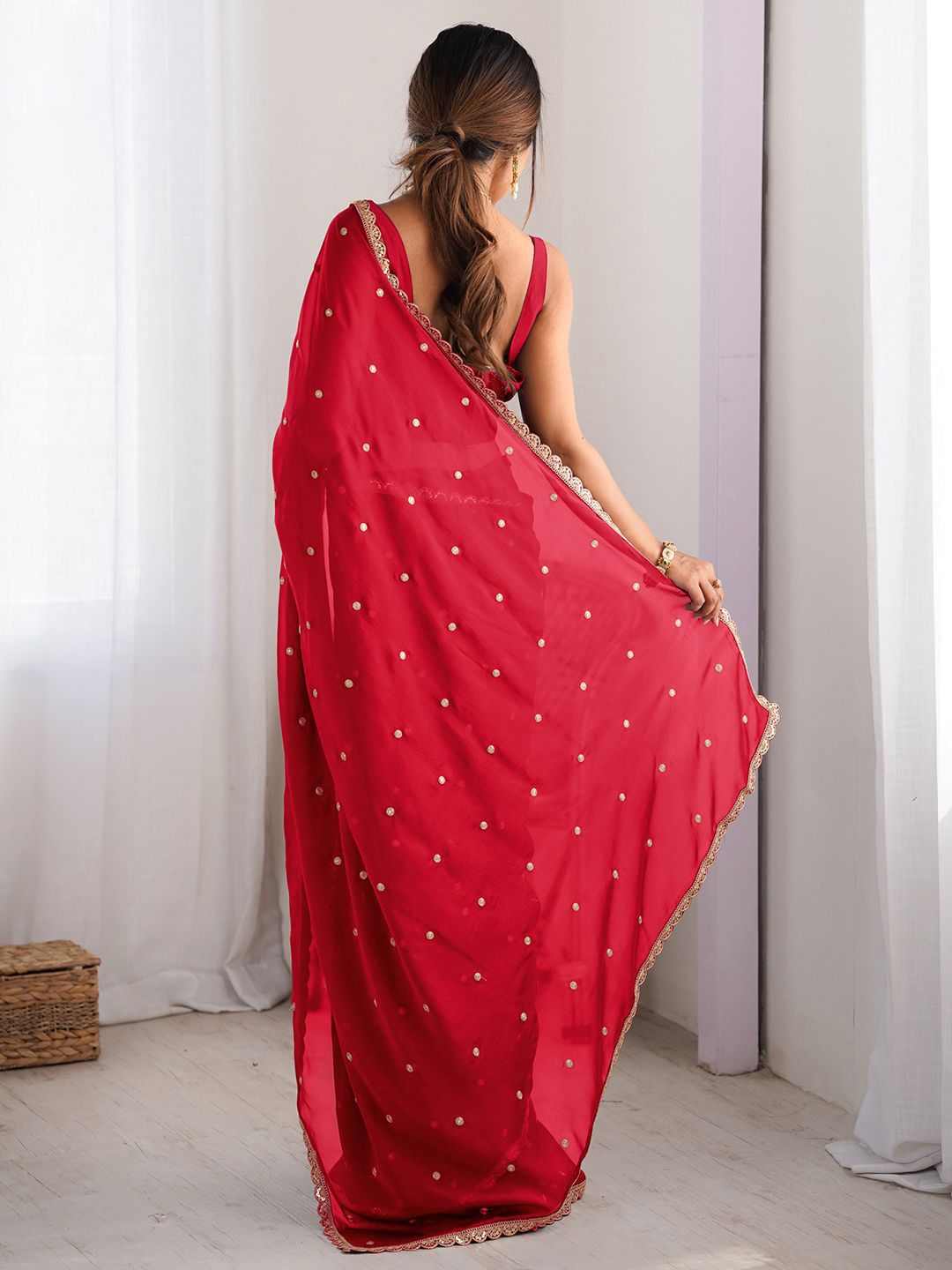 Saree mall Embellished Sequinned Floral Pure Georgette Saree