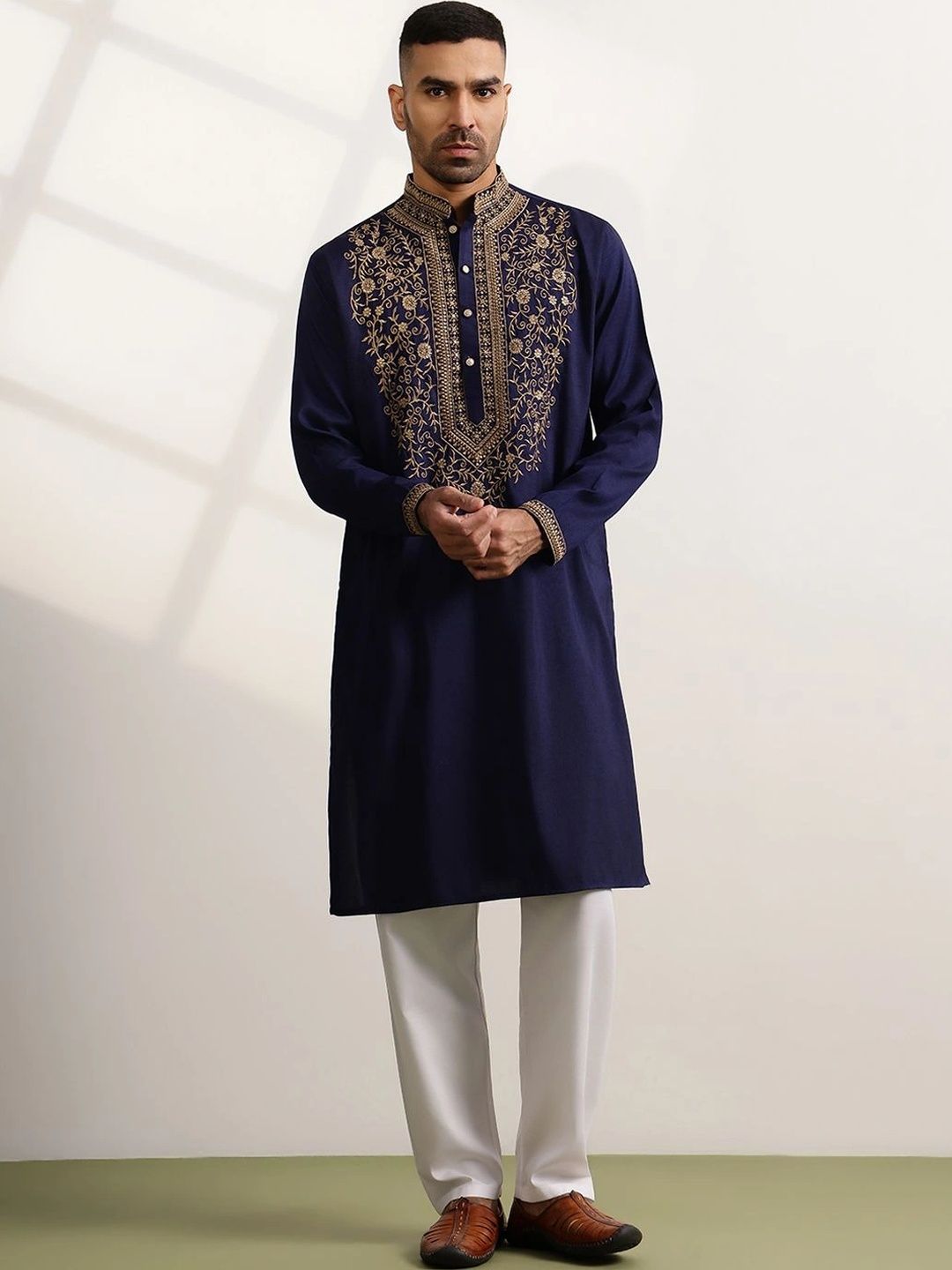 Anouk Men Ethnic Motifs Embroidered Thread Work Grandeur & Majestic Artwork Kurta