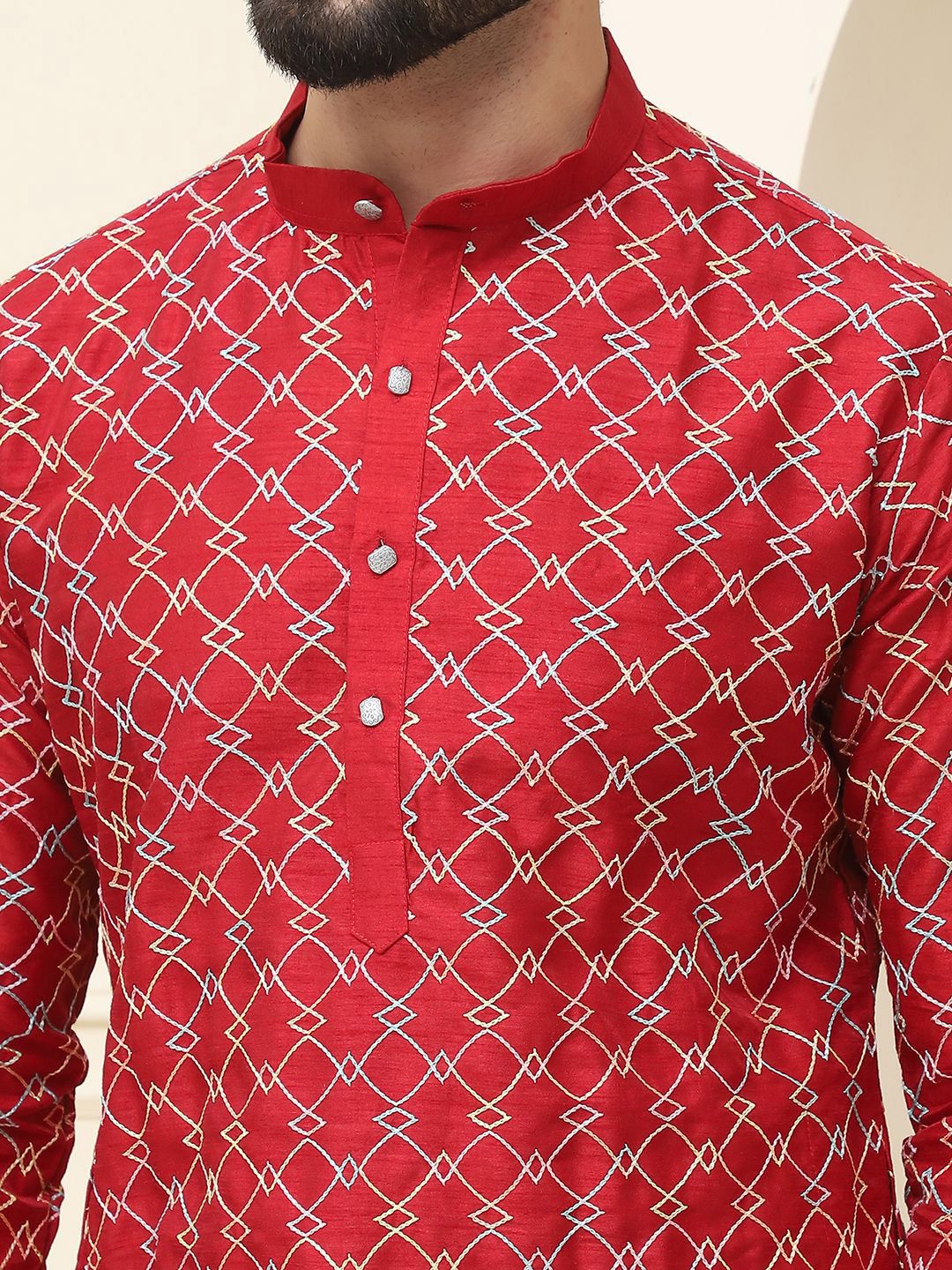 SOJANYA Geometric Embroidered Regular Thread Work Cotton Silk Kurta With Pyjama