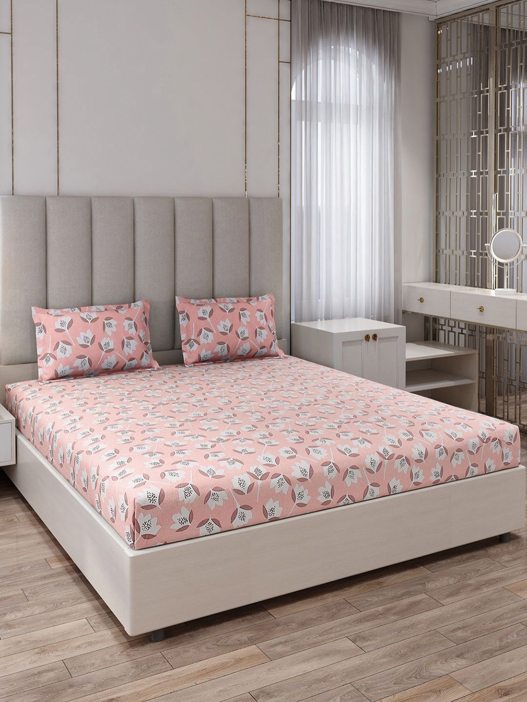 Monte Carlo Peach-Coloured & White Floral Printed 130 TC King Bedsheet Set- 2.75m x 2.75m