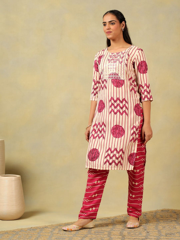 Mamicha Women Printed Regular Thread Work Pure Cotton Kurta with Trousers & With Dupatta