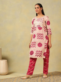 Mamicha Women Printed Regular Thread Work Pure Cotton Kurta with Trousers & With Dupatta