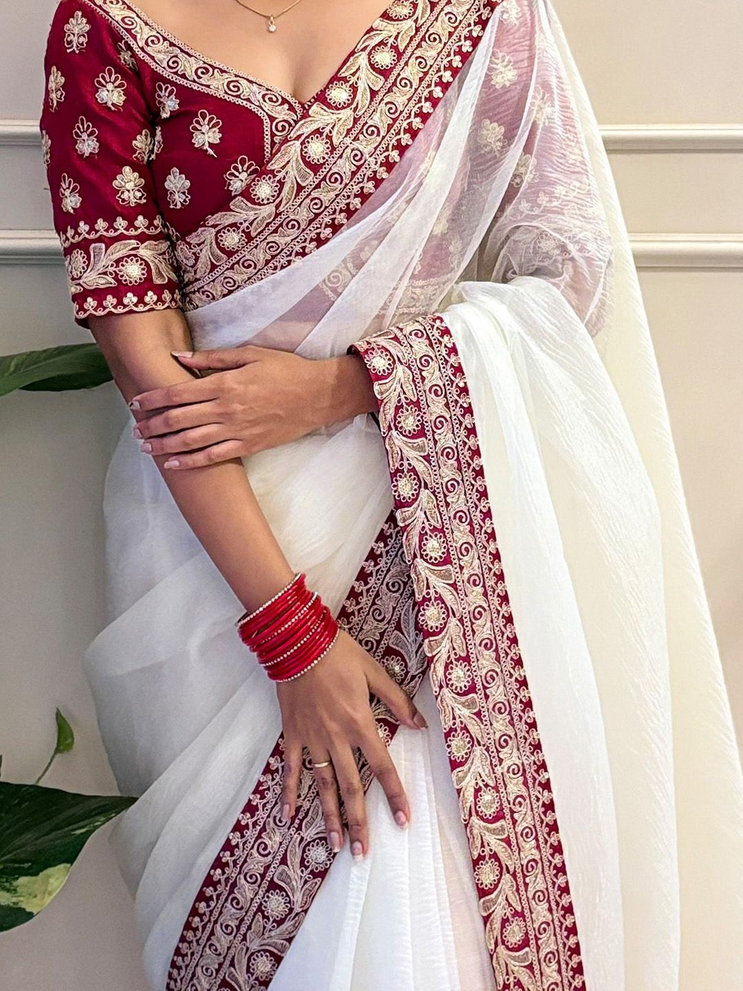 Saree mall Embellished Sequinned Net Sarees