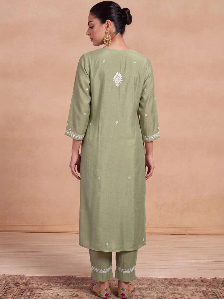House of Chikankari Women Floral Embroidered Regular Thread Work Kurta with Trousers