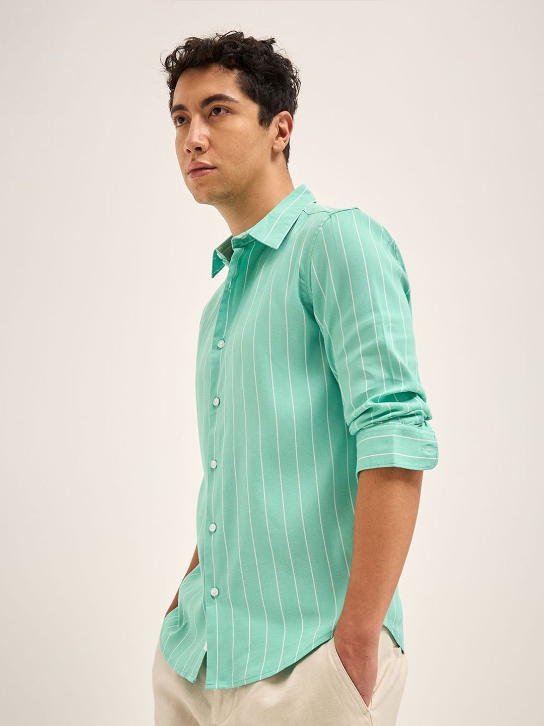 THE BEAR HOUSE Men Vertical Striped Cotton Slim Fit Casual Shirt