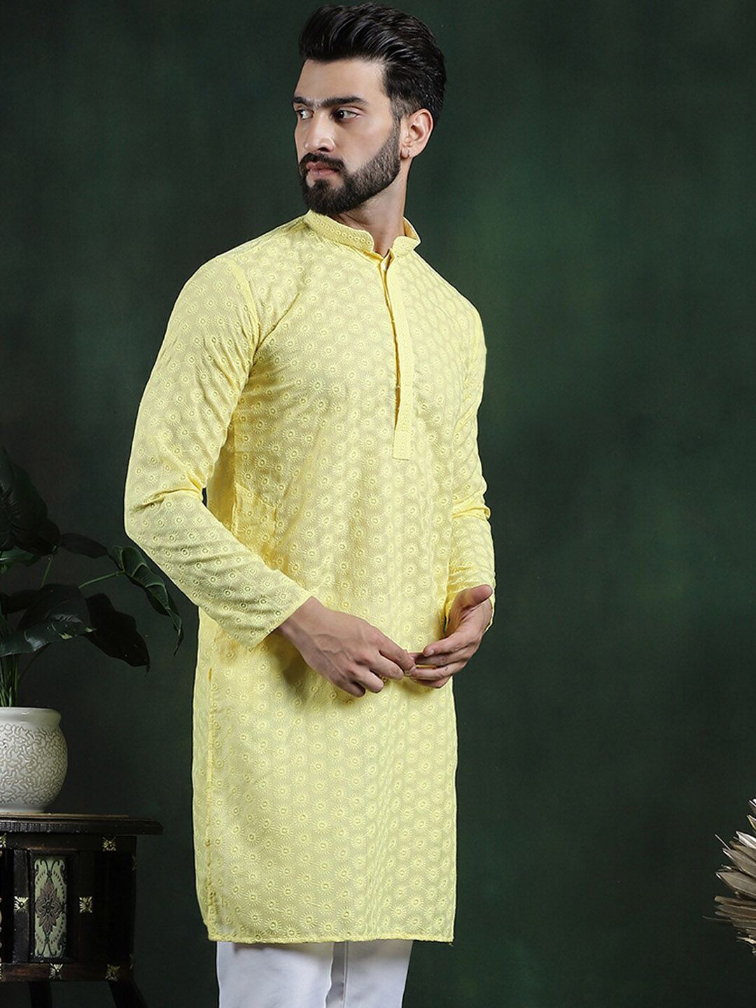 Anouk Floral Sulam Mandarian Collar Kurta Lurus Biasa