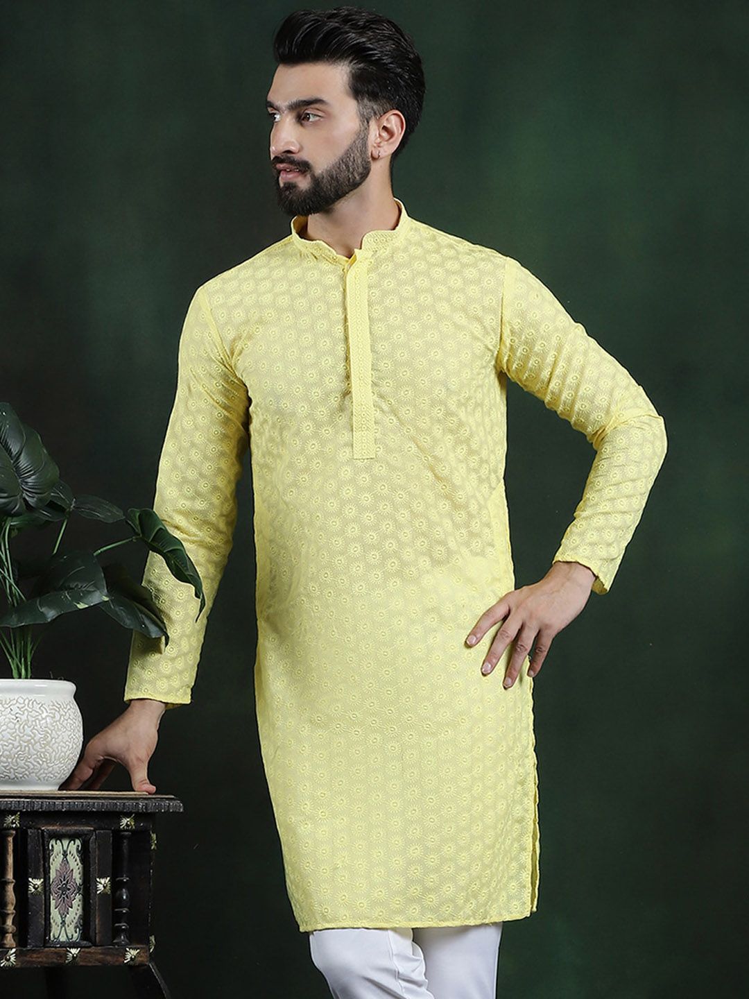 Anouk Floral Sulam Mandarian Collar Kurta Lurus Biasa