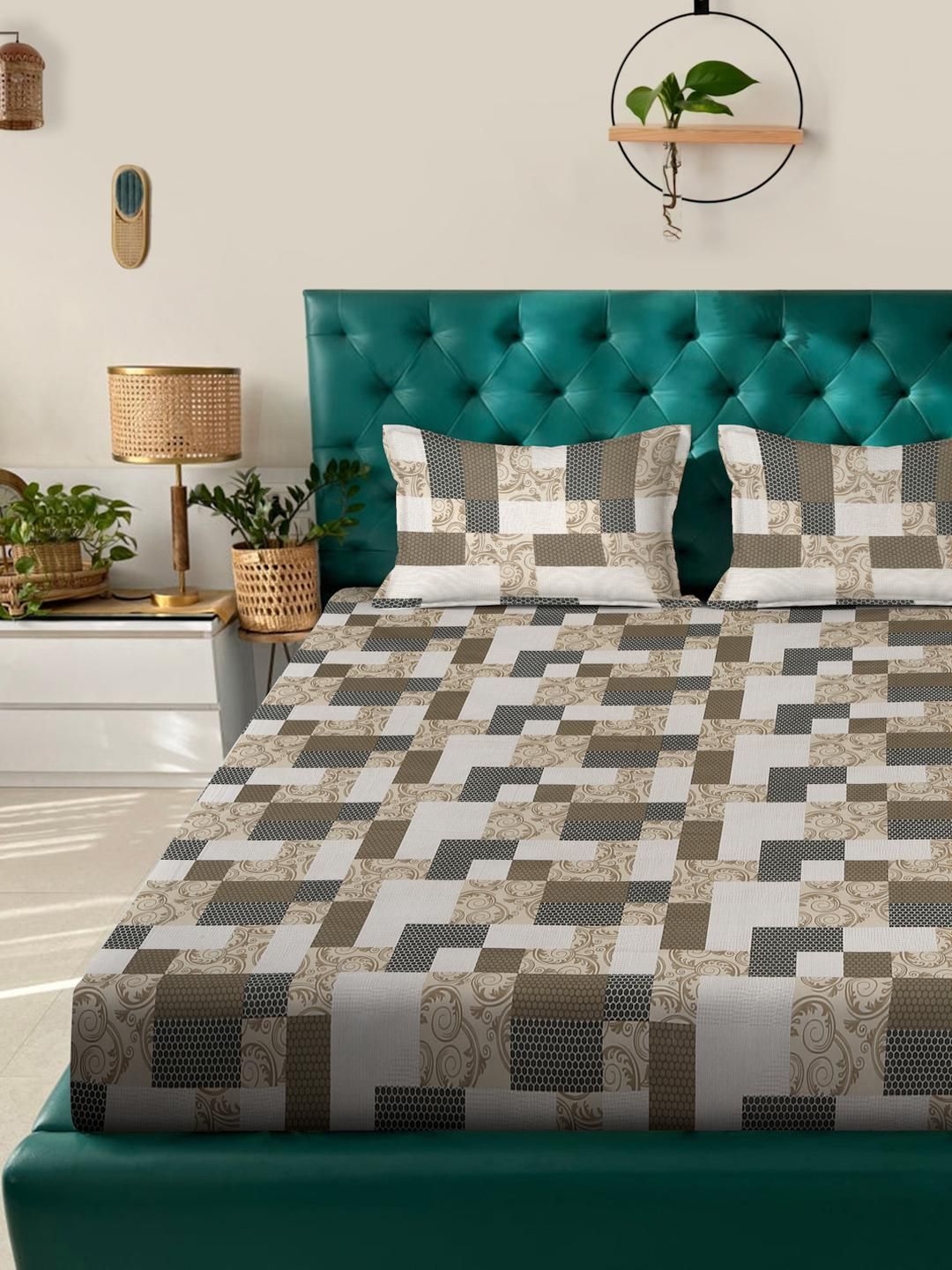 Klotthe Multi Geometric 400 TC Pure Cotton Fitted Double Bedsheet in Book Fold Packing