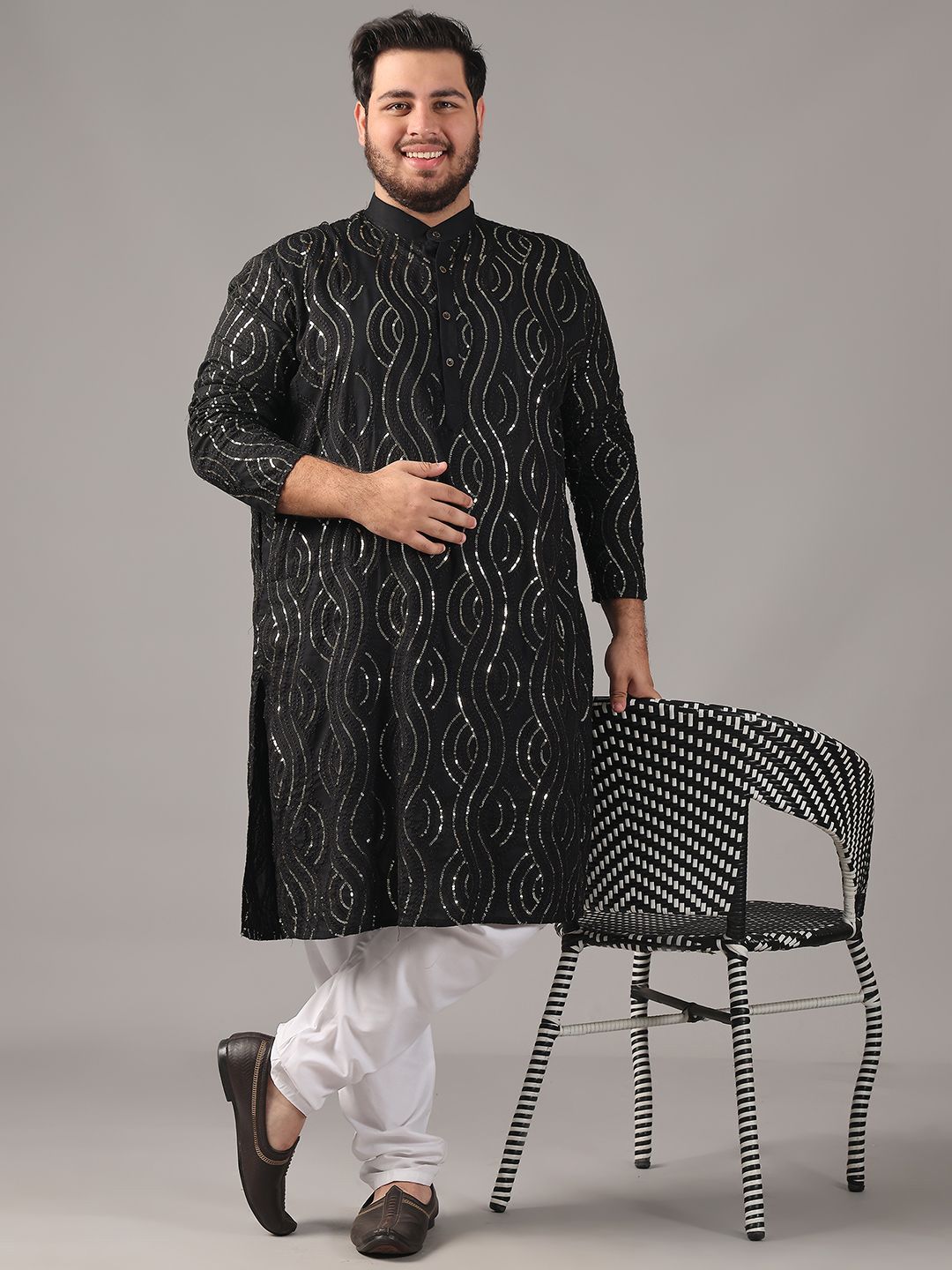 SOJANYA PLUS Plus Size Men Floral Embroidered Pure Cotton Straight Kurta & Pyjamas