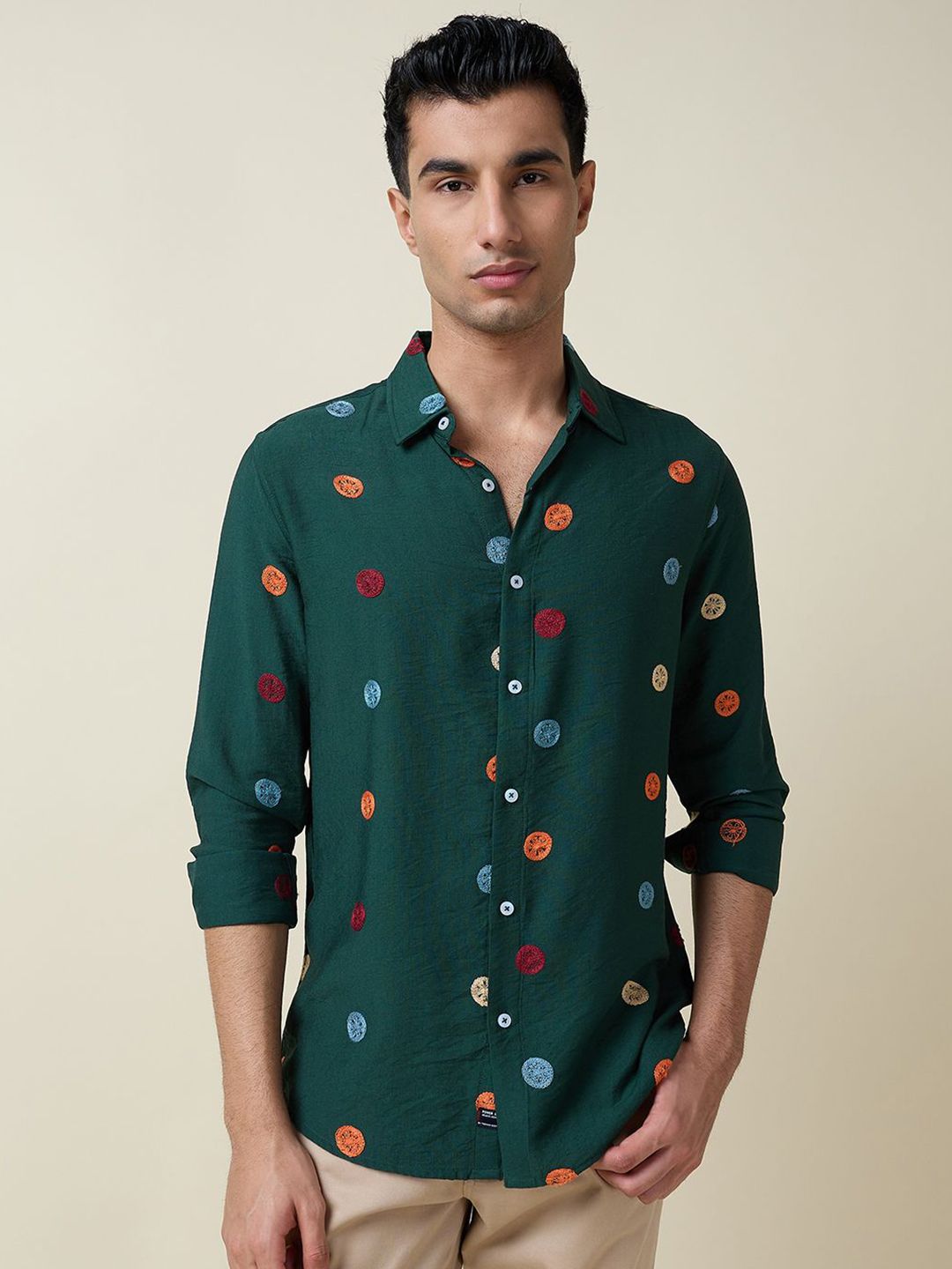 Thomas Scott Men Premium Fit Spread Collar Solid Casual Shirt