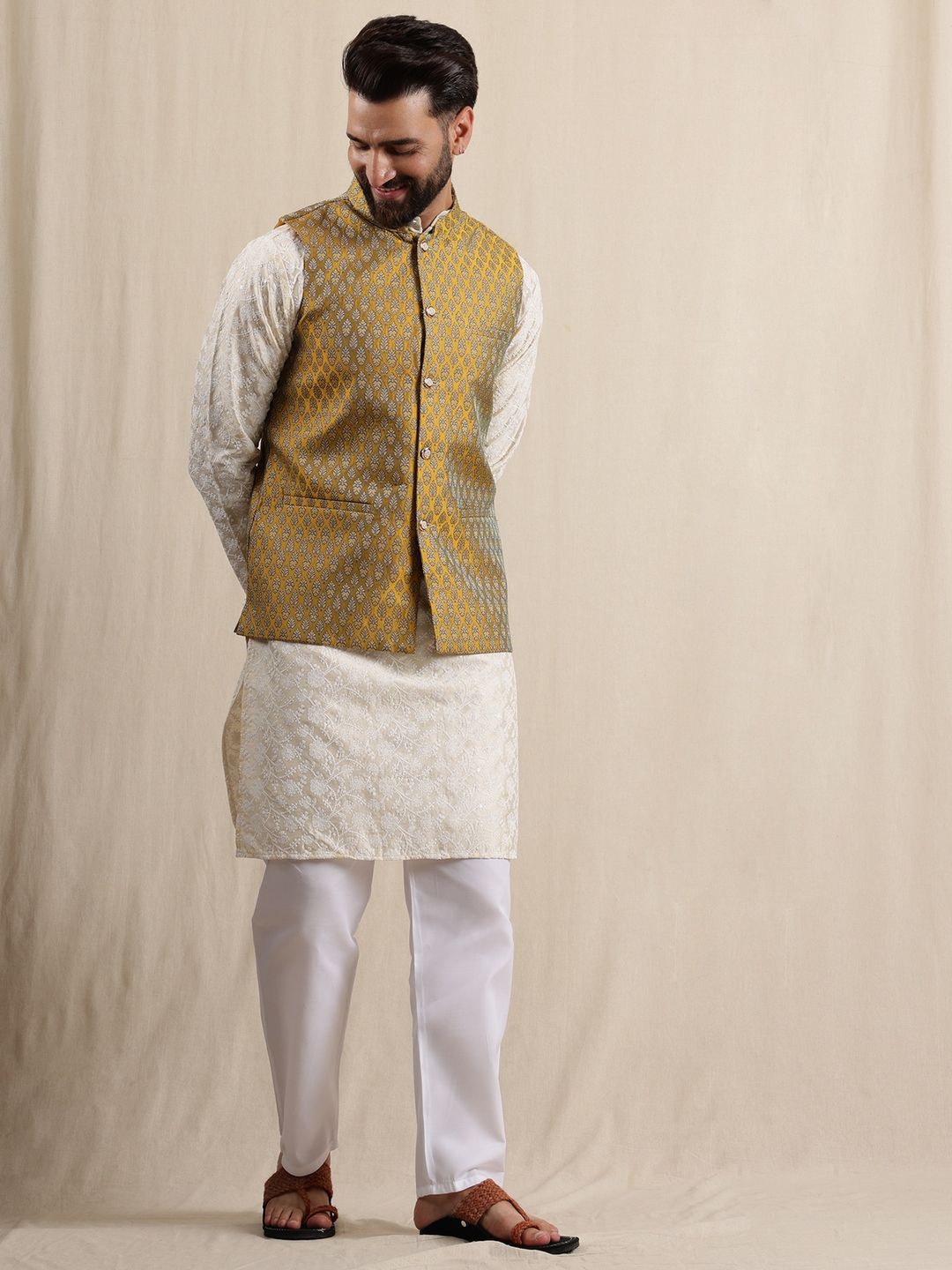 Anouk Ethnic Motifs Embroidered Mandarin Collar Jodhpuri Kurta With Pyjamas & Nehru Jacket