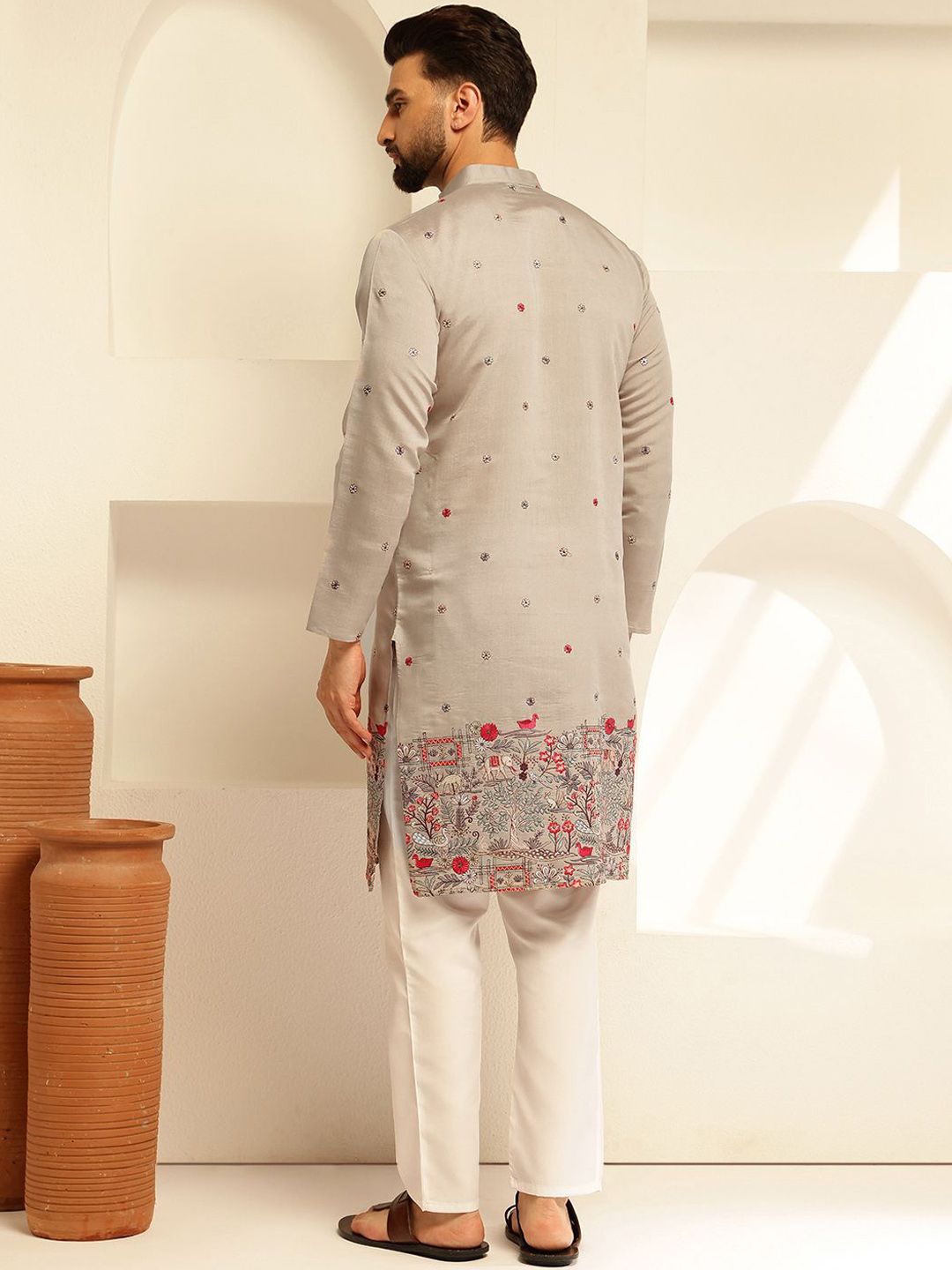 SOJANYA Floral Embroidered Thread Work Cotton Silk Straight Kurta