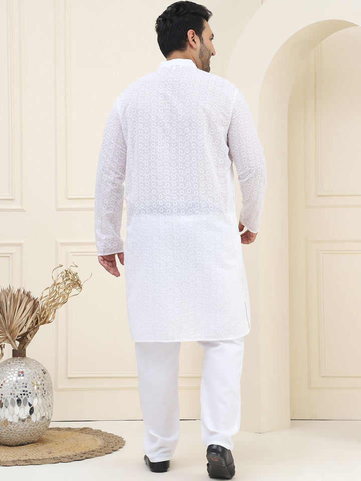 SOJANYA PLUS Plus Size Floral Embroidered Pure Cotton Straight Kurta with Pyjamas